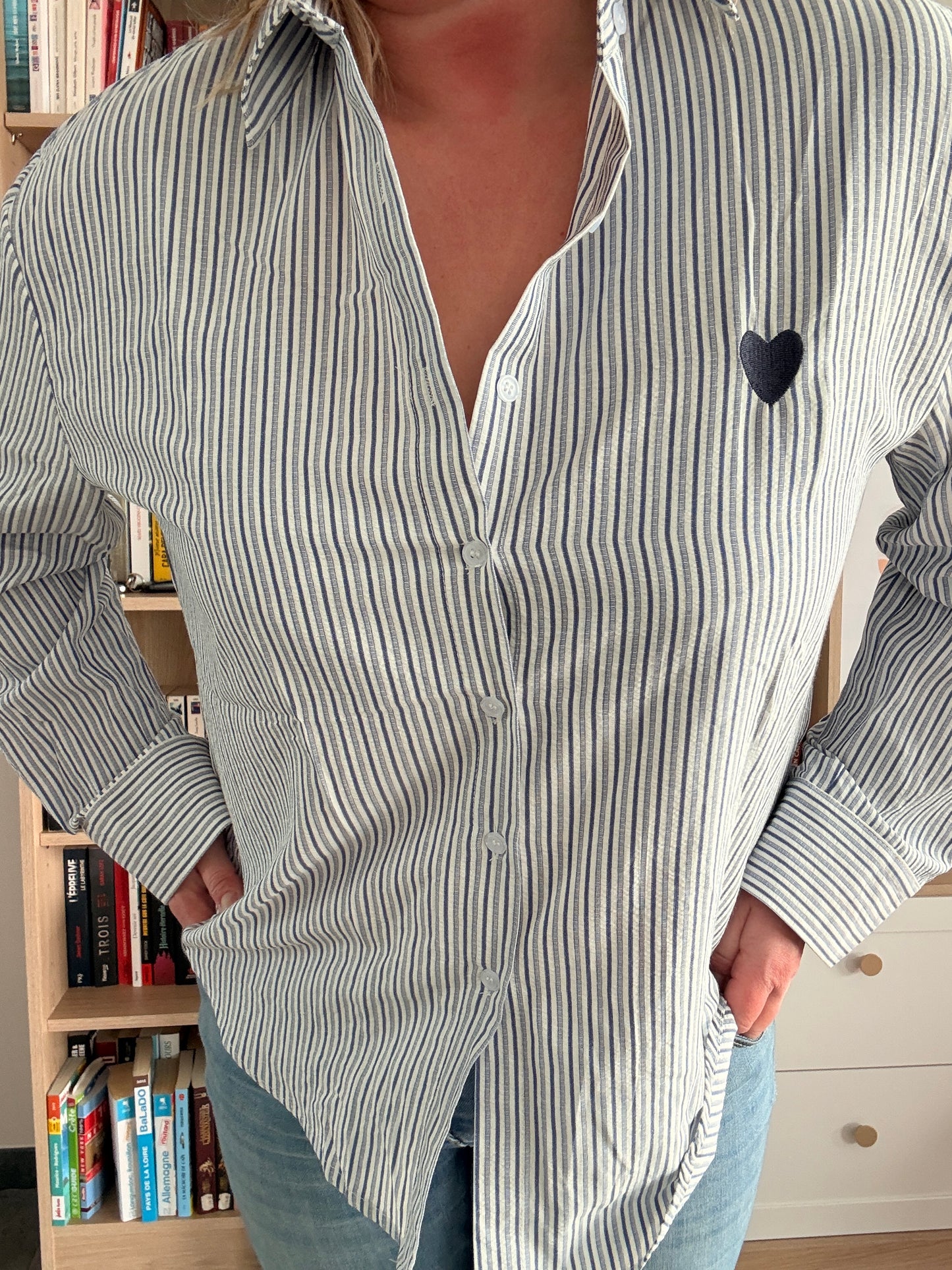 Chemise Femme Bleu Clair Rayures Blanches - Coton Cœur Brodé Marine