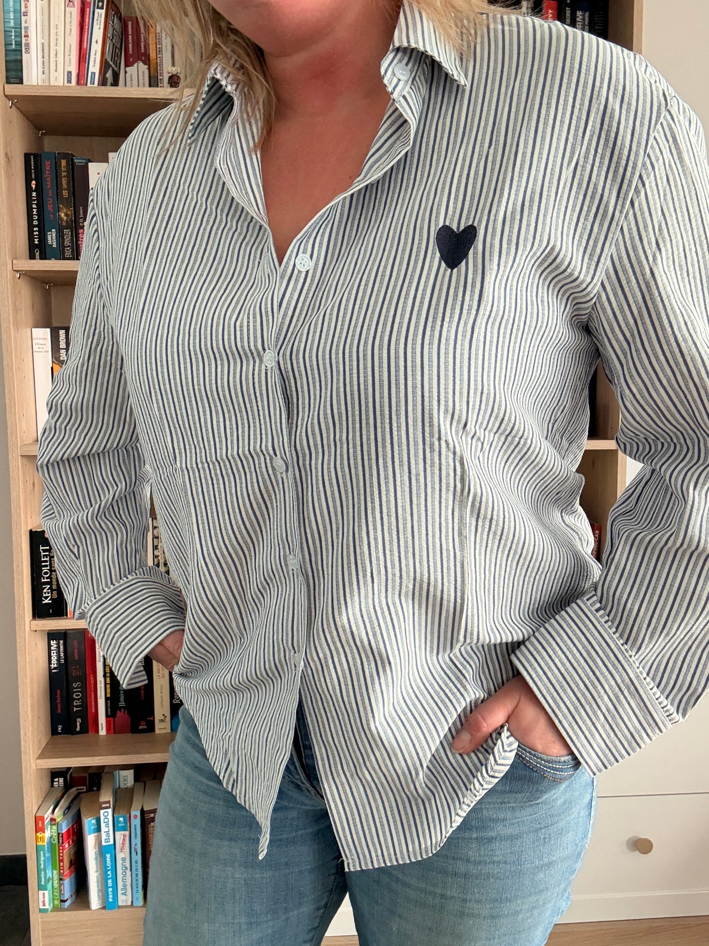 Chemise Femme Bleu Clair Rayures Blanches - Coton Cœur Brodé Marine