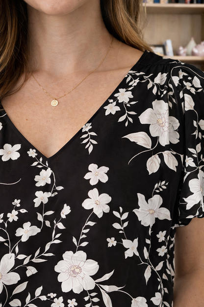Blouse Fleurie Col V – Style Bohème Chic Le Petit Placard
