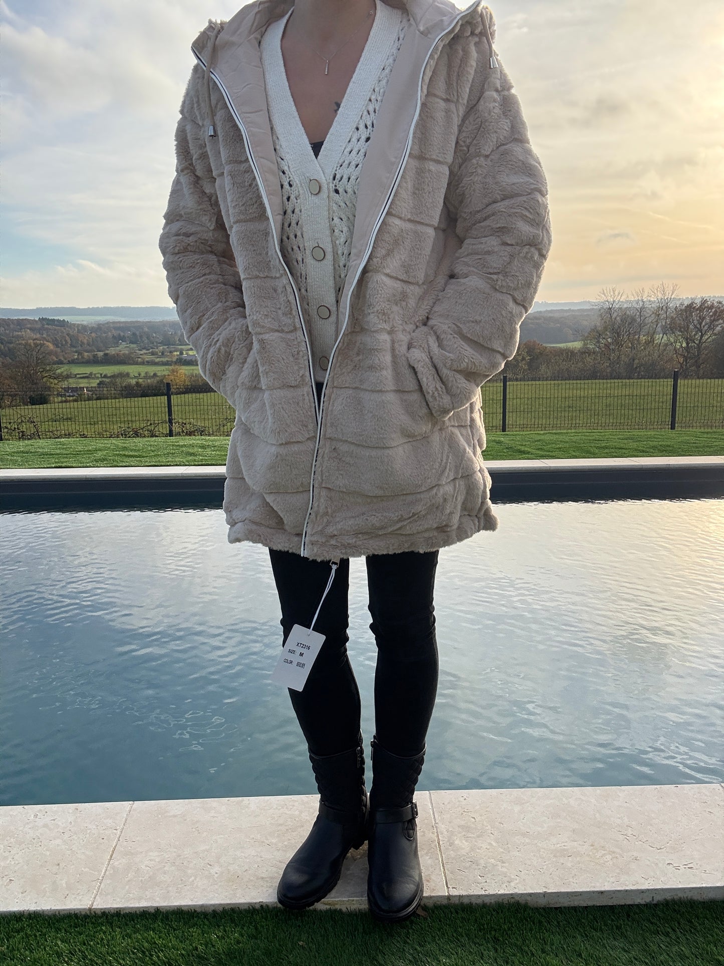 New Lolo - Manteau long beige réversible imperméable fourré fausse fourrure avec un cordon de resserrage à la taille