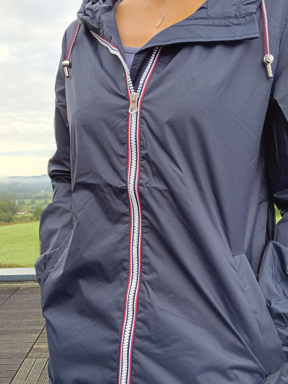 Imperméable fine doublure couleur Bleu marine mi-long mi-saison Marque Laura Jo