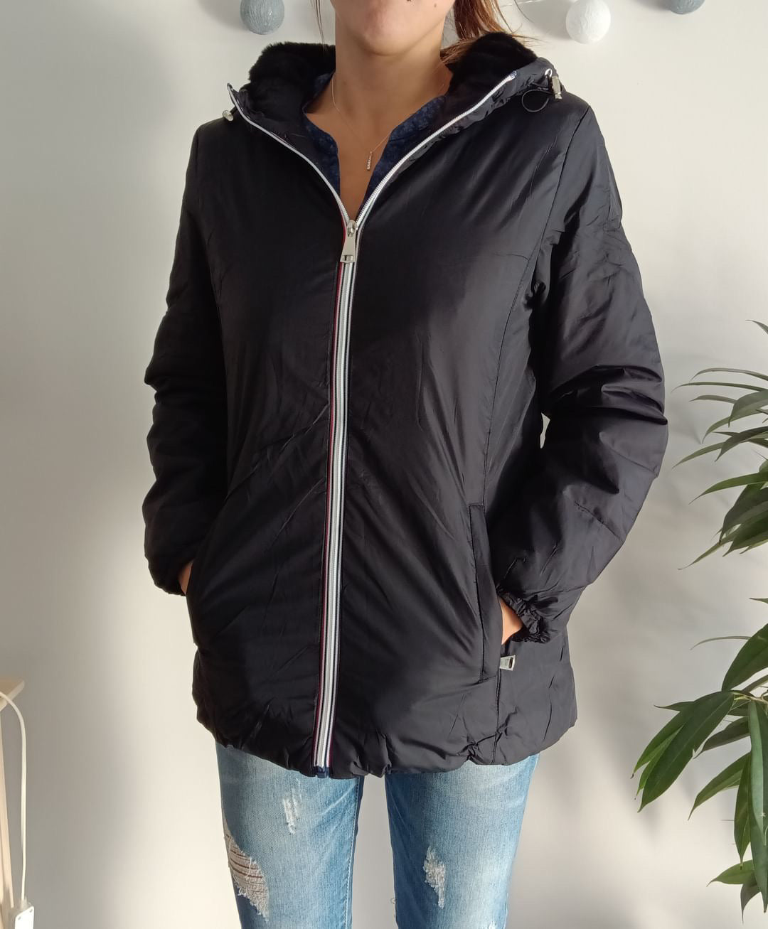 Melya Melody - Manteau court fourré imperméable légerement cintré noir