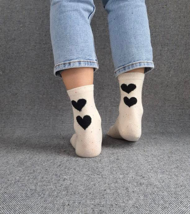 Nouveautés - Chaussettes blanches en coton à motif coeurs