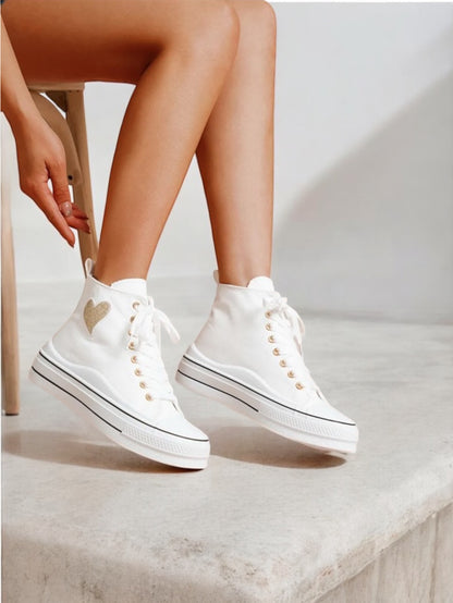 Chaussures baskets hautes blanche avec motif coeur doré style converse