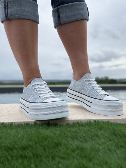 Chaussures baskets à rayures brillantes bleu semelle compensée style converse