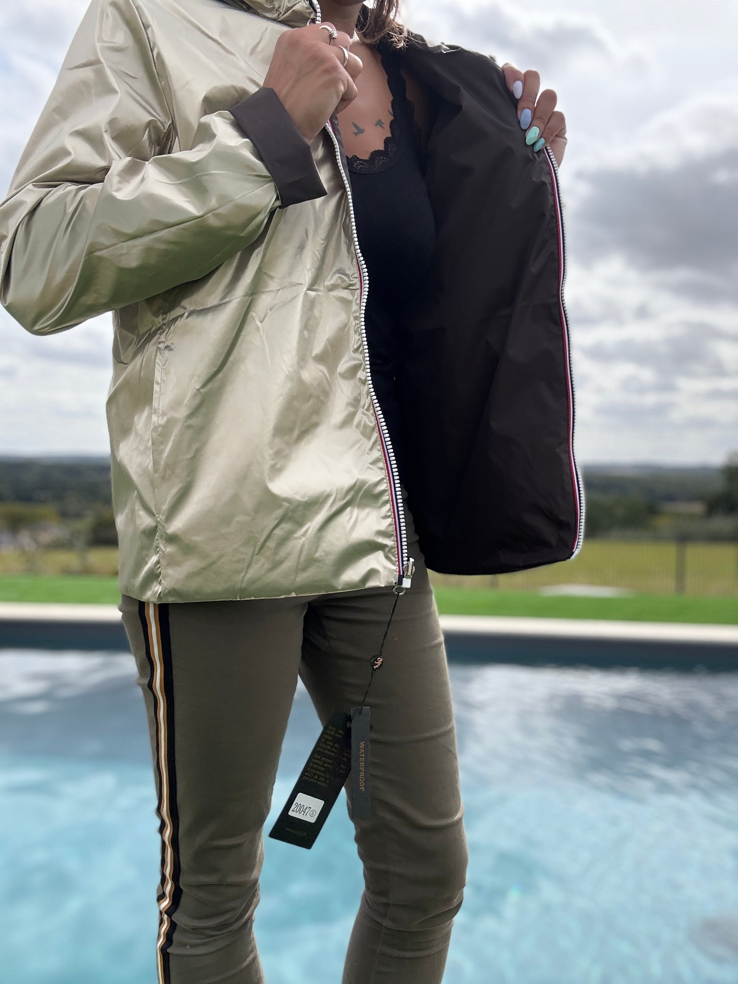 Laura Jo - Imperméable réversible court sans garnissage ouate mi-saison couleur marron chocolat/doré