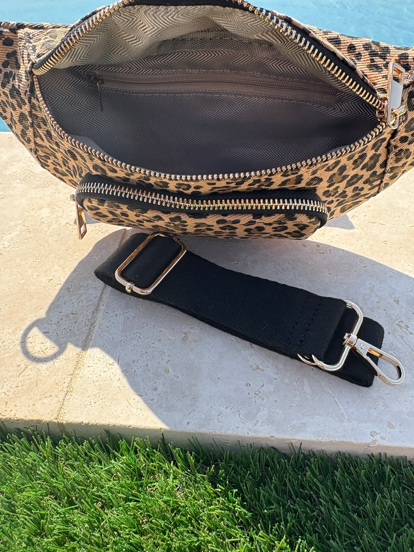 Sac banane en tissu imprimé léopard camel 2 poches