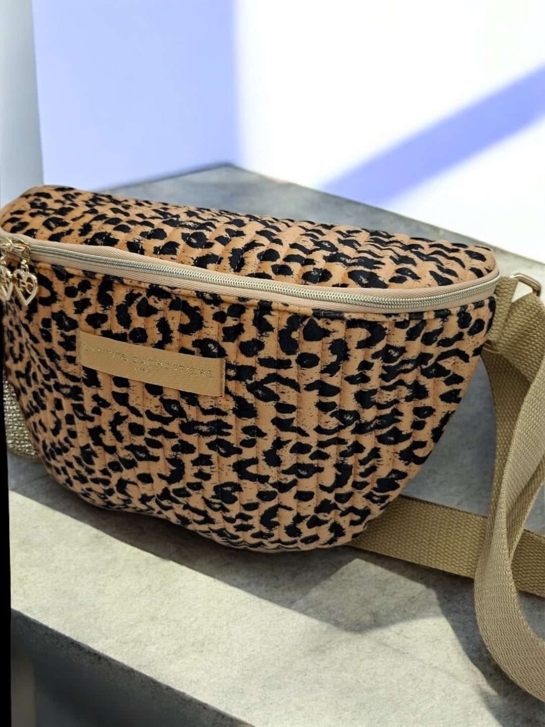 Sac banane en velours côtelé léopard camel noir « La Ptite cachottière »