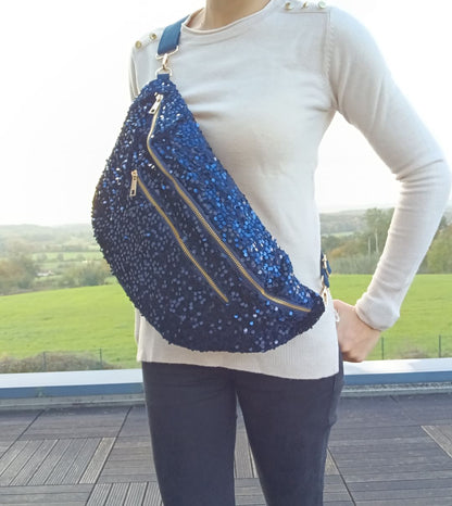 Sac banane XXL tissu velours bleu marine à sequins bleu marine deux poches