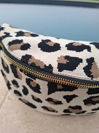 Sac banane en tissu toucher jute beige imprimé léopard