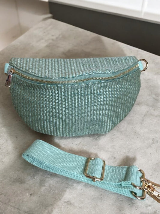 Sac banane Jade & Clarisse effet tressé couleur Vert d’eau