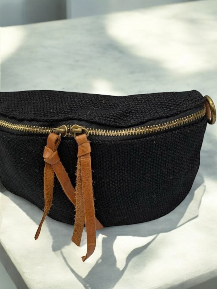 Nouveautés - Sac banane en jute noir 1 poche doubles curseurs