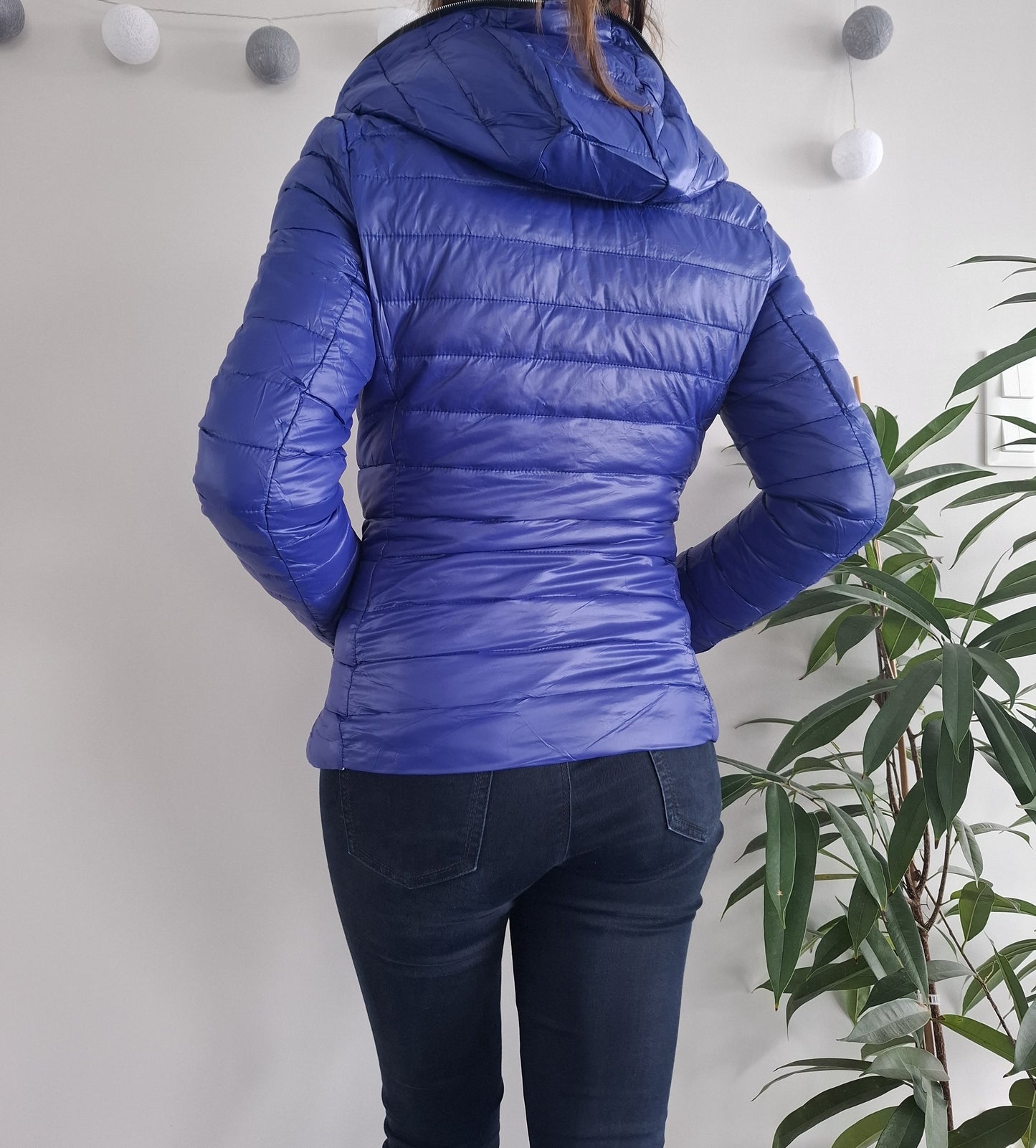 Attrait Paris - Doudoune imperméable et matelassé bleu électrique avec capuche