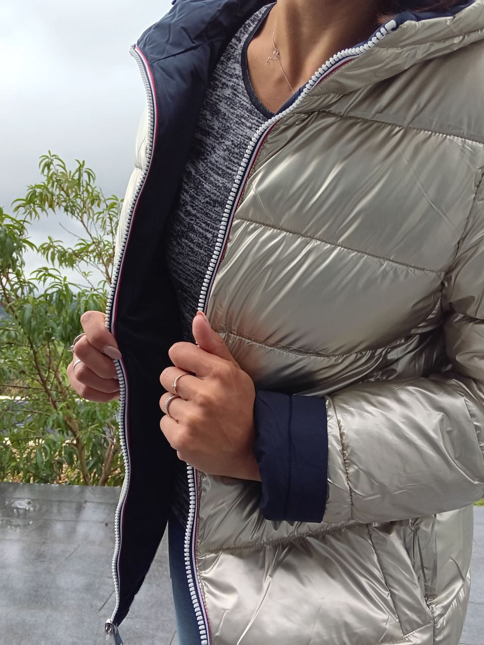 Melya Melody - Manteau court réversible et imperméable matelassé bleu marine/doré