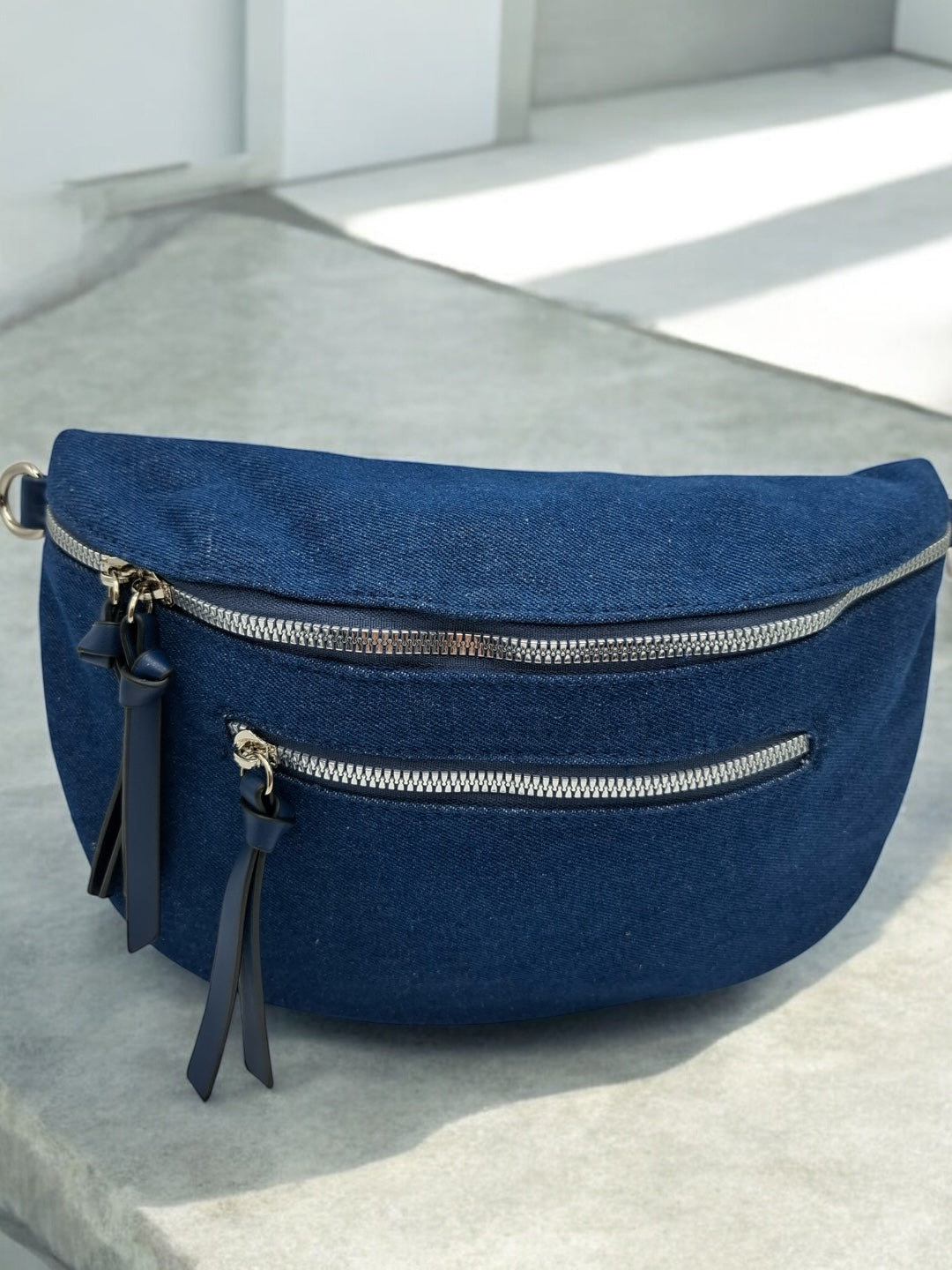 Sac banane en tissu jeans denim bleu foncé 2 poches