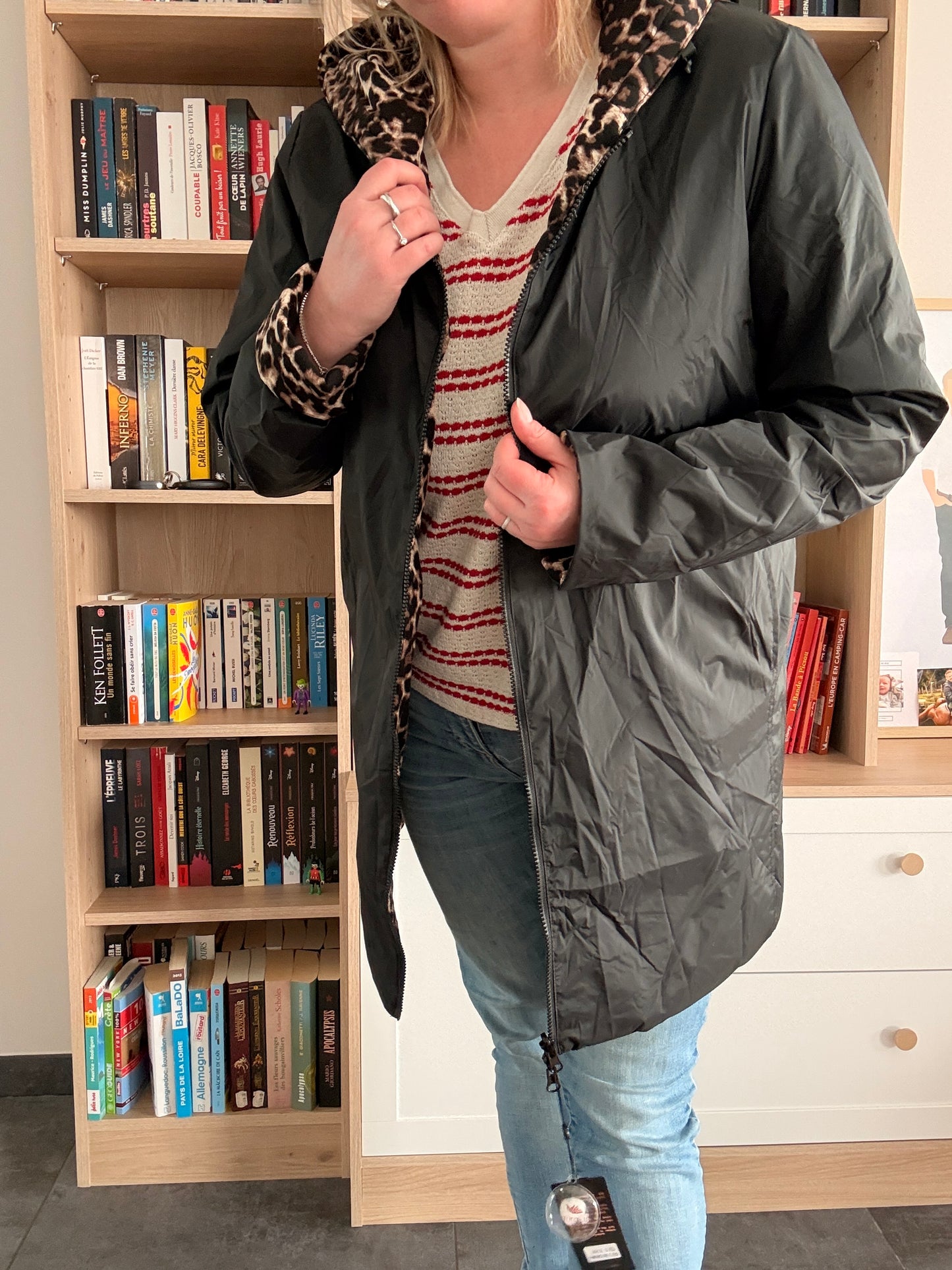 Parka Impermeable Reversible Larga de Mujer Laura Jo - Negra y Leopardo con Capucha