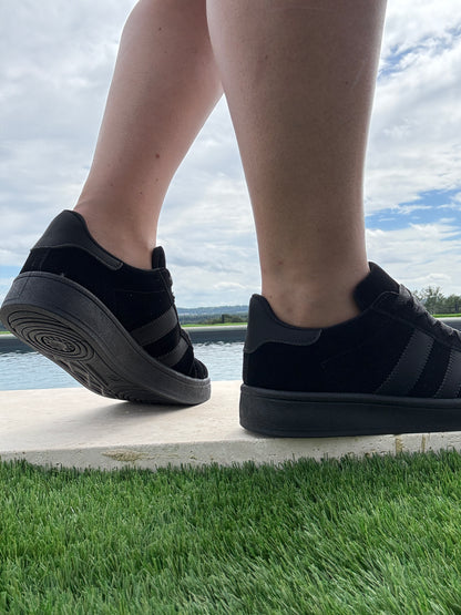 Chaussures baskets basses type campus tout noir all black