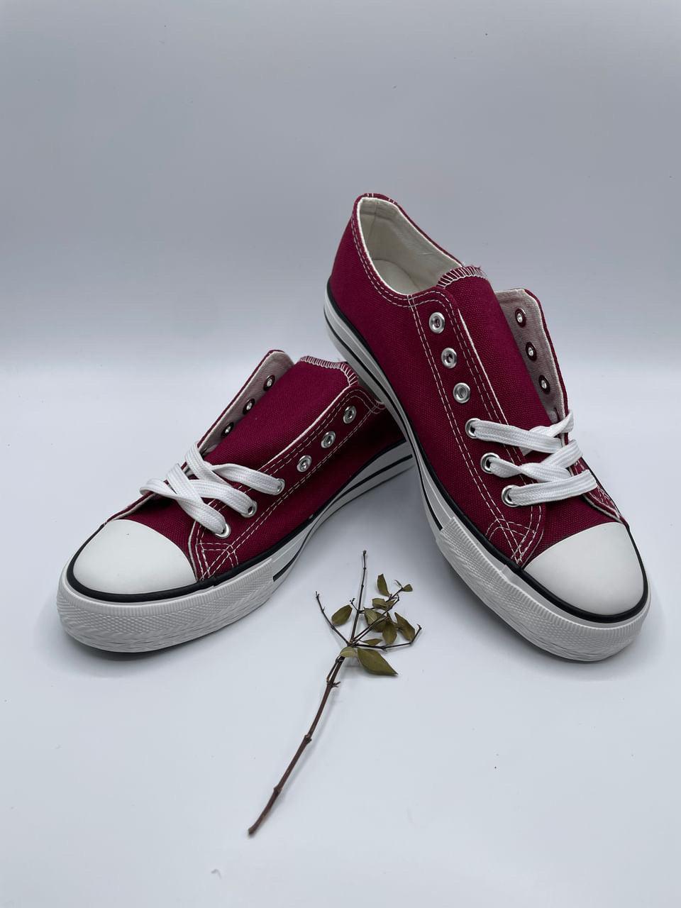 Chaussures baskets basses toile bordeaux style Converse