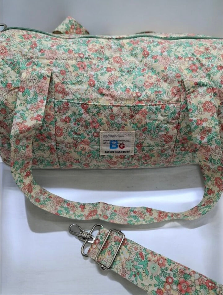 Nouveautés - Sac polochon en coton matelassé motifs à fleurs vert d’eau