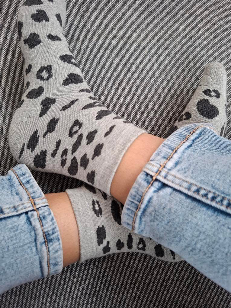 Nouveautés - Chaussettes gris en coton à motif léopard noir