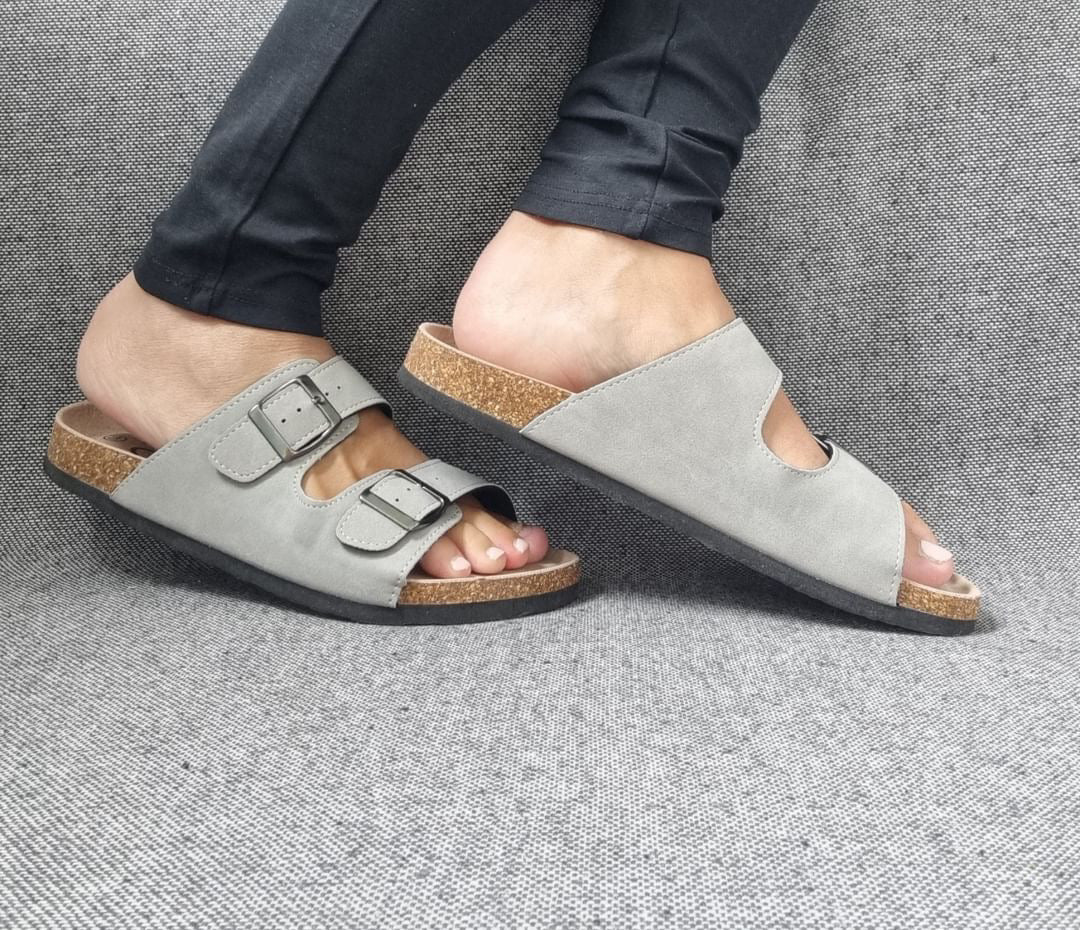 Chaussures sandales intérieur cuir gris style Birkenstock