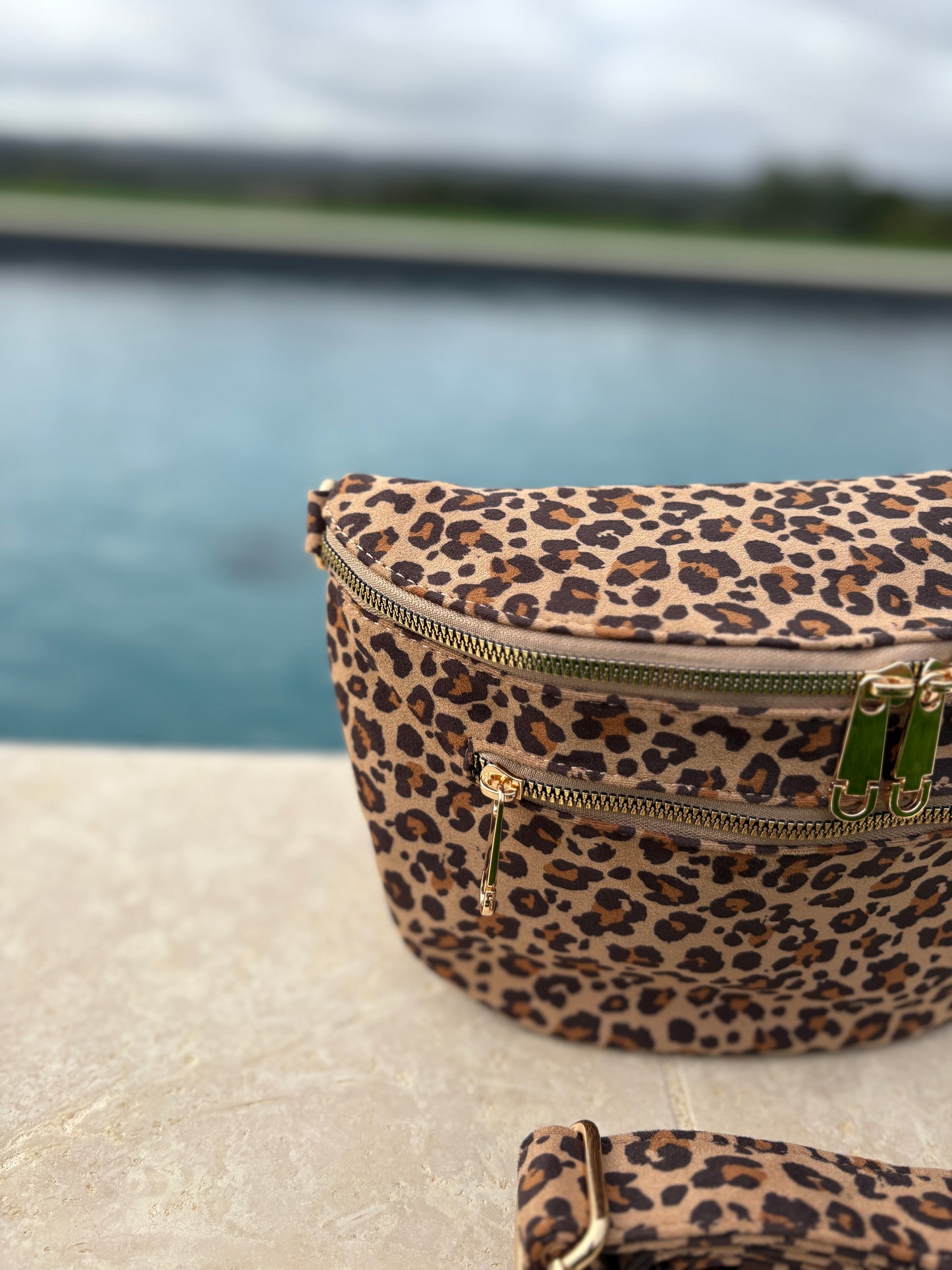 Sac banane tissu doux léopard beige clair 2 poches
