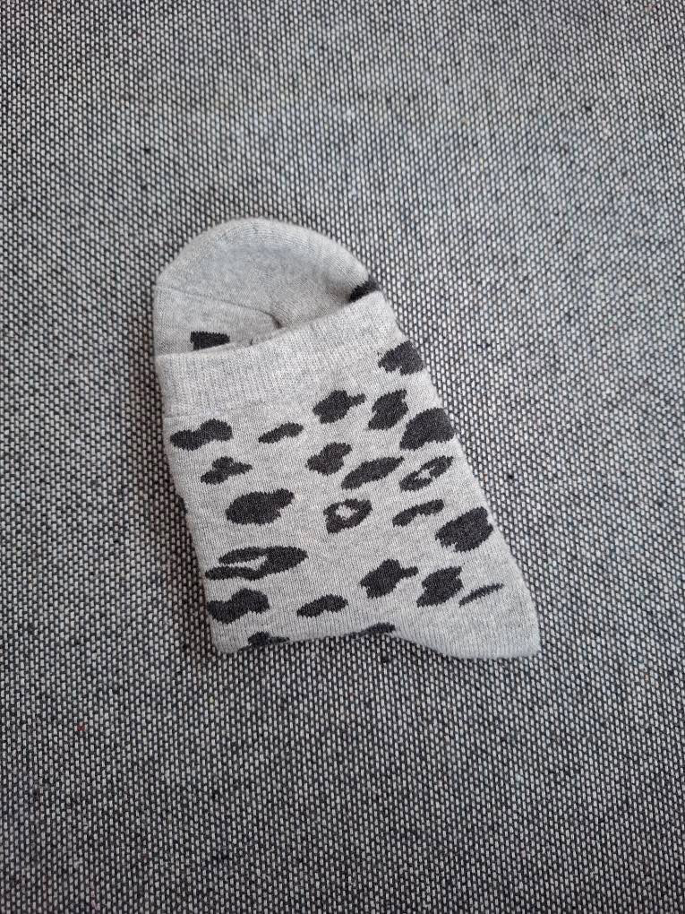 Nouveautés - Chaussettes gris en coton à motif léopard noir