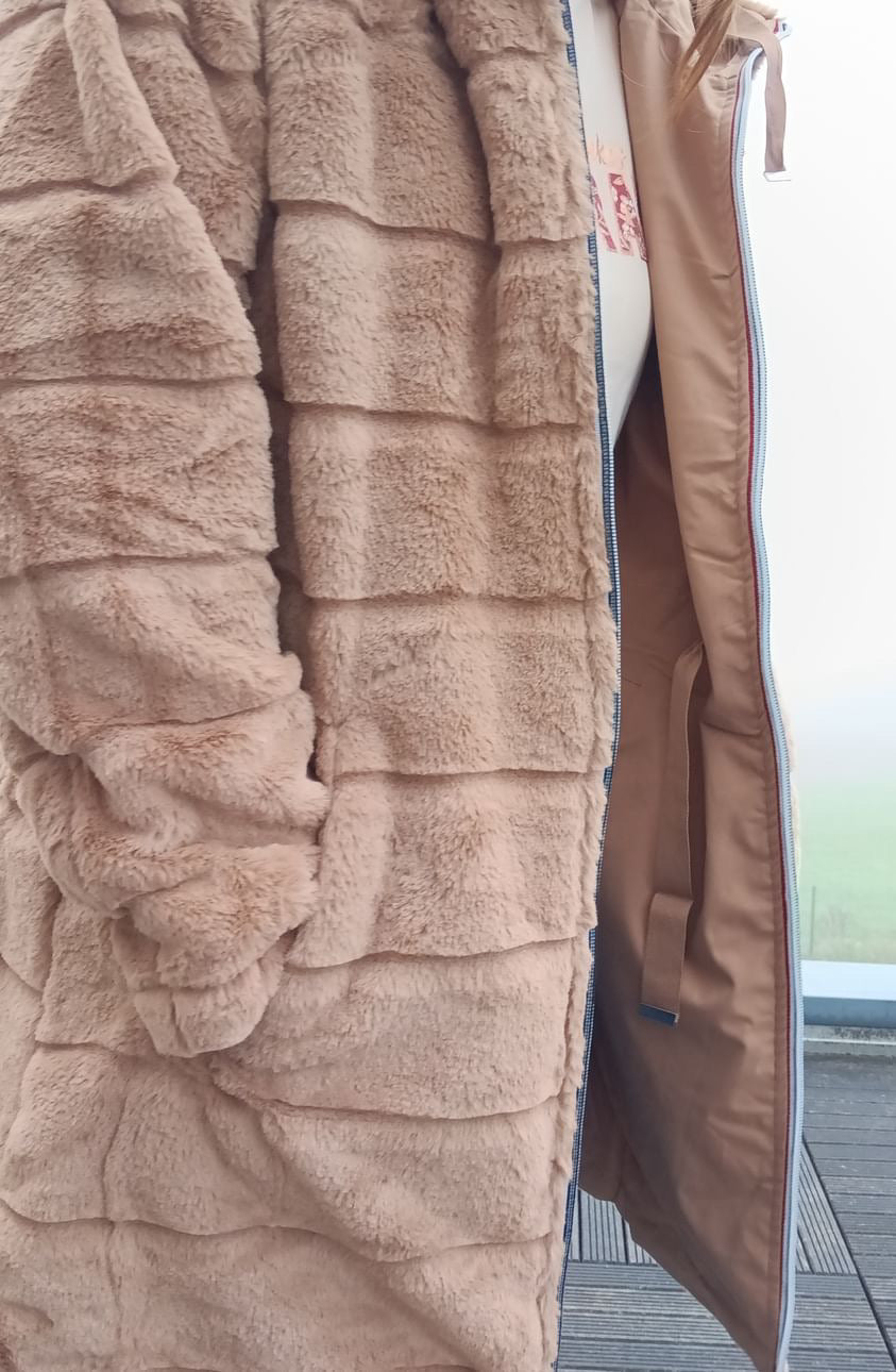 New Lolo - Manteau long CAMEL réversible, imperméable et complètement fourré resserrable à la taille - Curvy