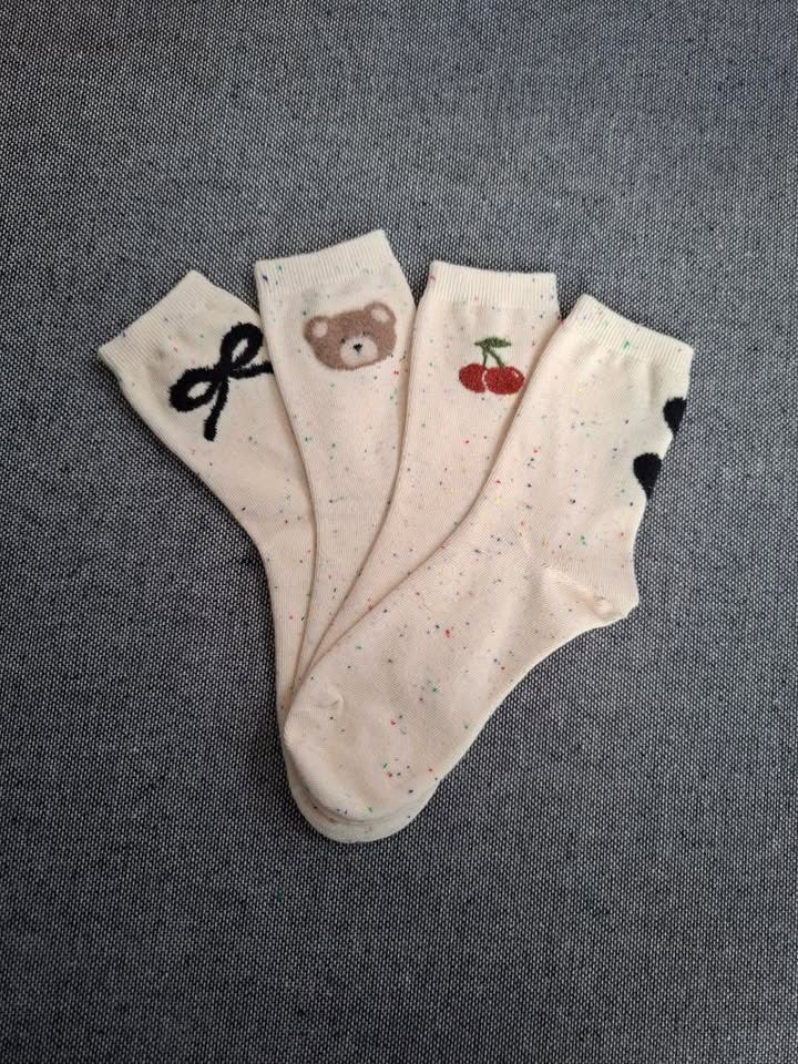 Nouveautés - Chaussettes blanches en coton à motif coeurs