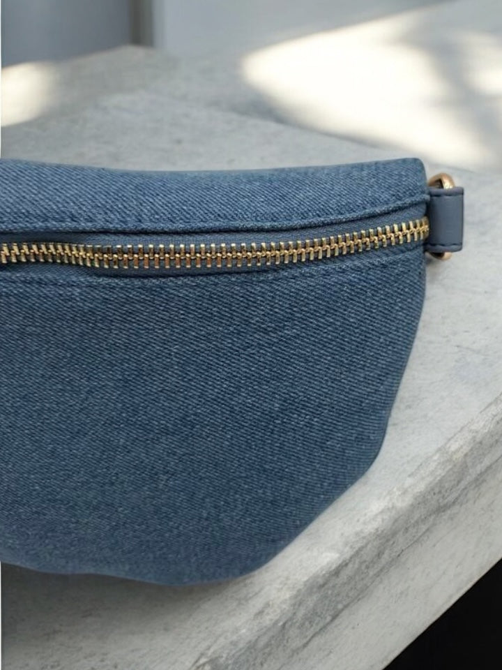 Nouveautés - Sac banane bleu denim avec sangle fantaisie