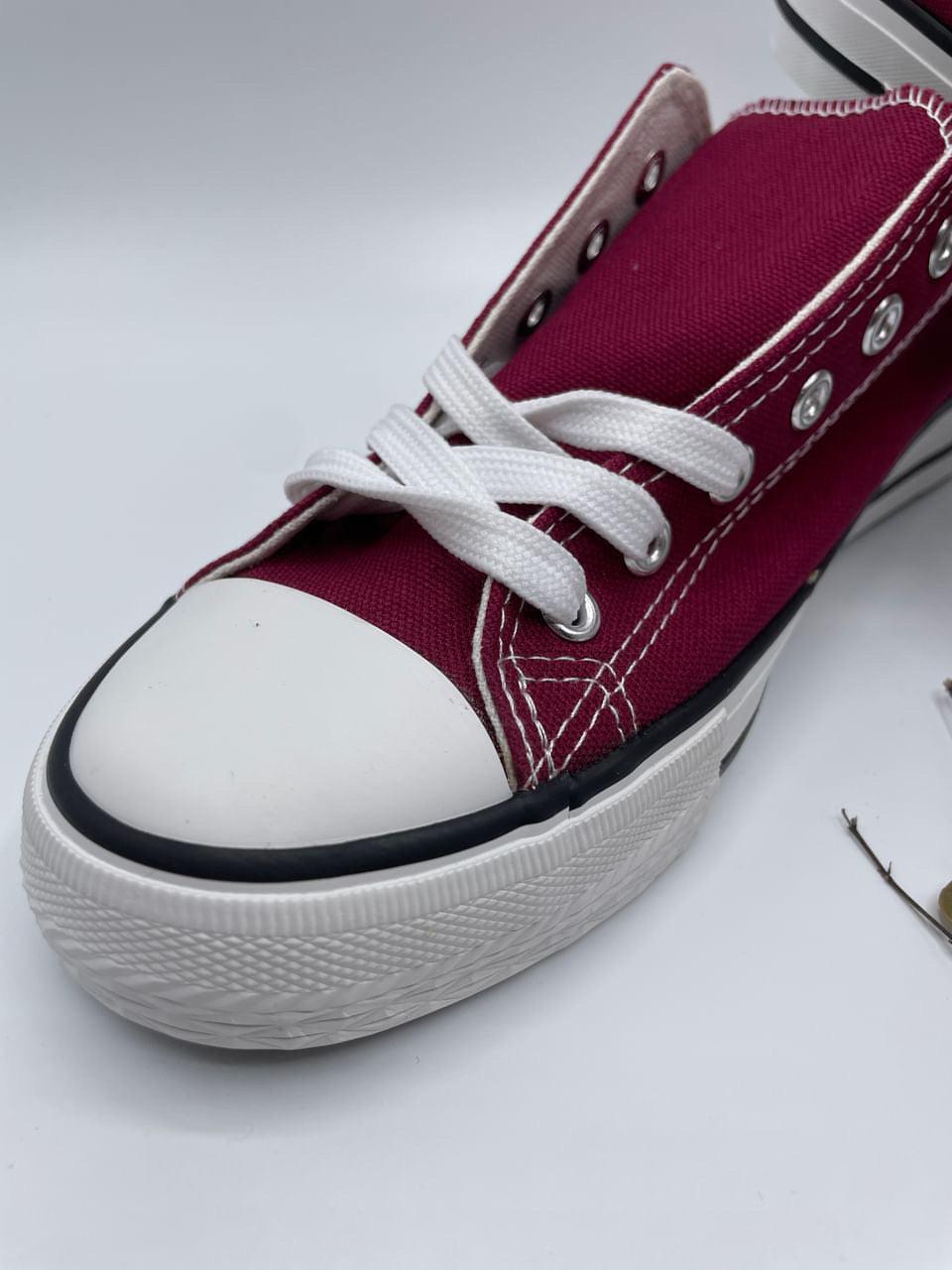 Chaussures baskets basses toile bordeaux style Converse