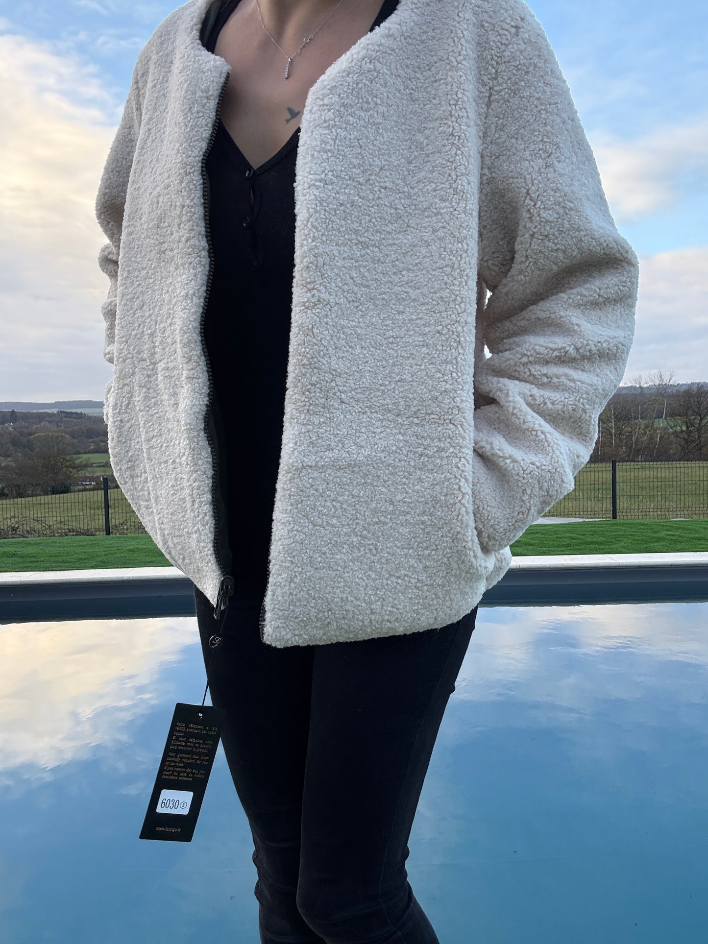 Laura Jo - Manteau Veste courte fourrée réversible kaki avec doublure en sherpa crème