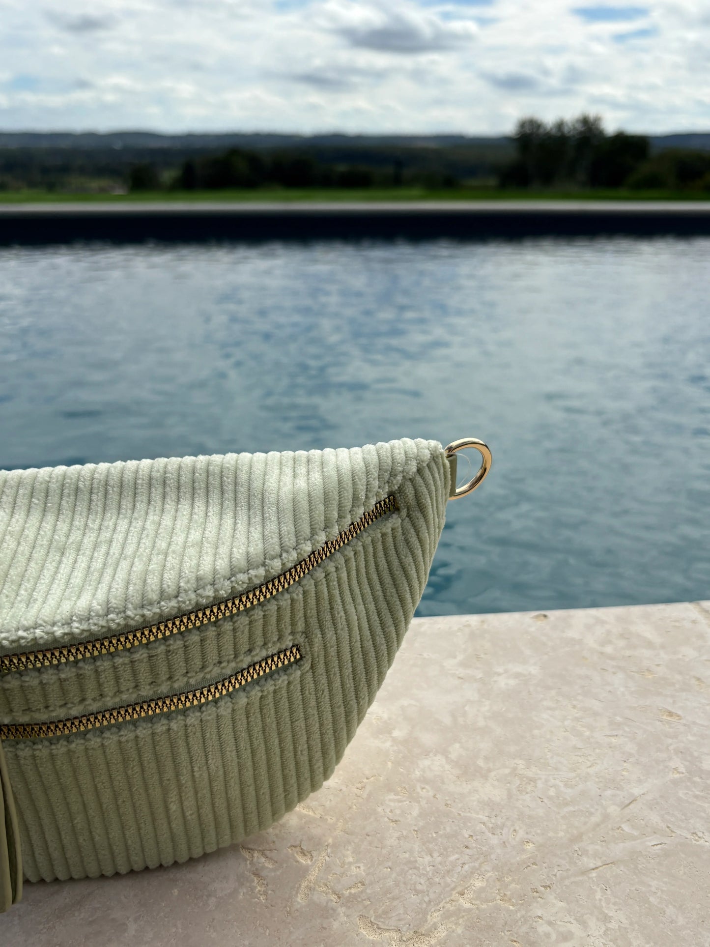 Sac banane velours cotelé 2 poches vert d'eau sangle fantaisie