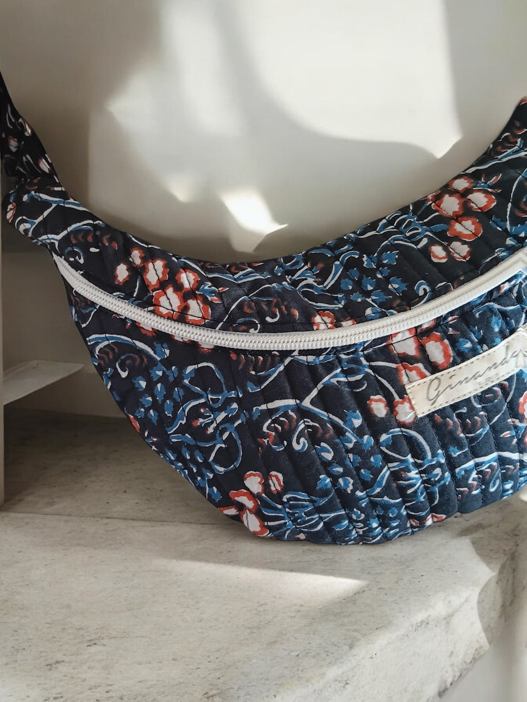 Sac banane en coton fin sans doublure fleuri rouge et bleu