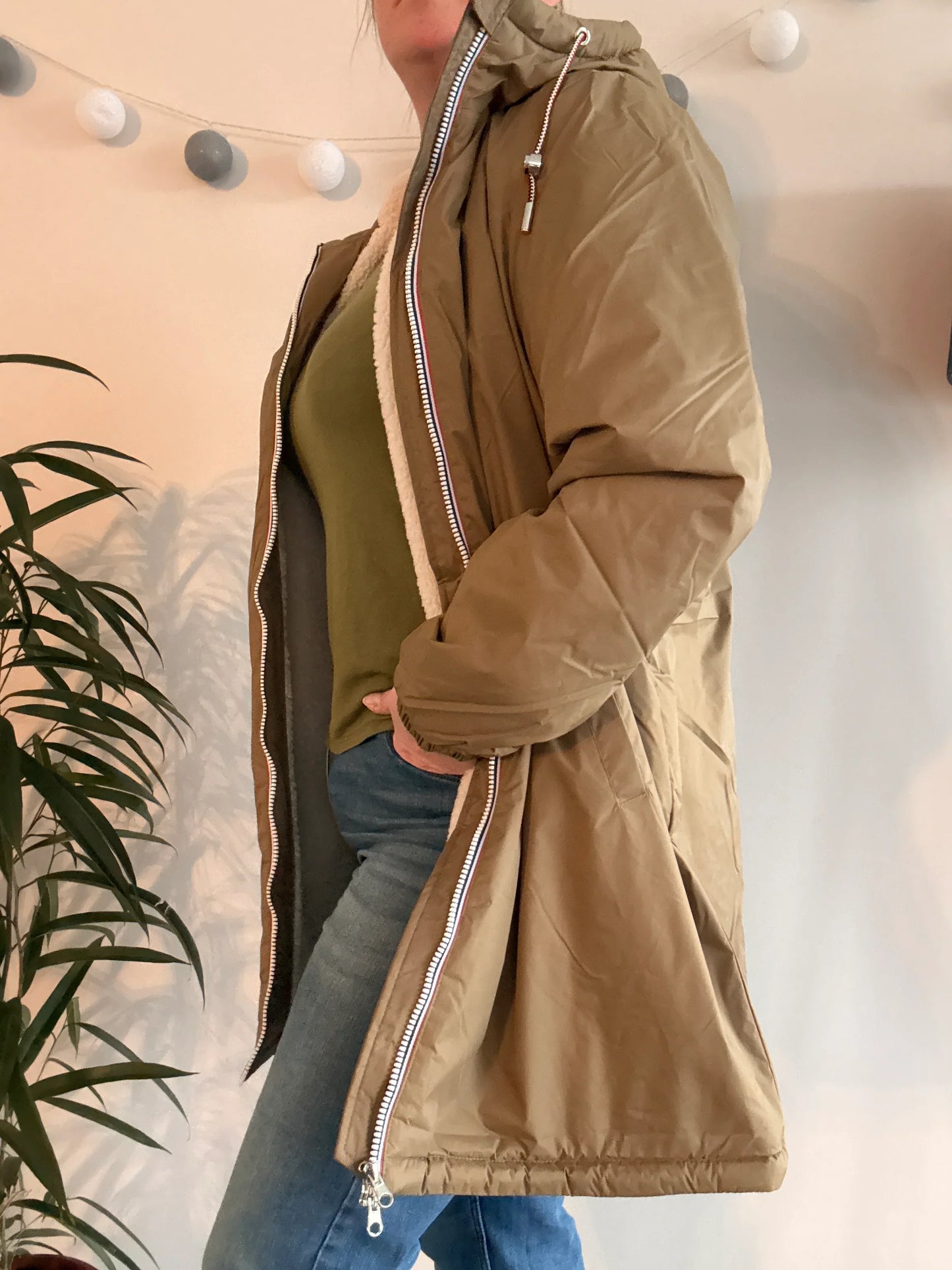 Laura Jo - Imperméable fourré long fausse fourrure camel intérieur sherpa beige - Curvy