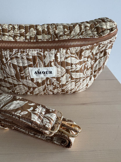 Sac banane coton matelassé liberty floral toile de jouy camel et blanc