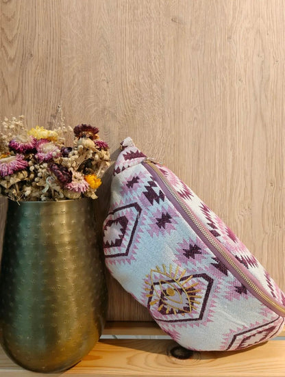 Sac banane XL en tissu blanc à motifs bohèmes couleur Roses clair et violet