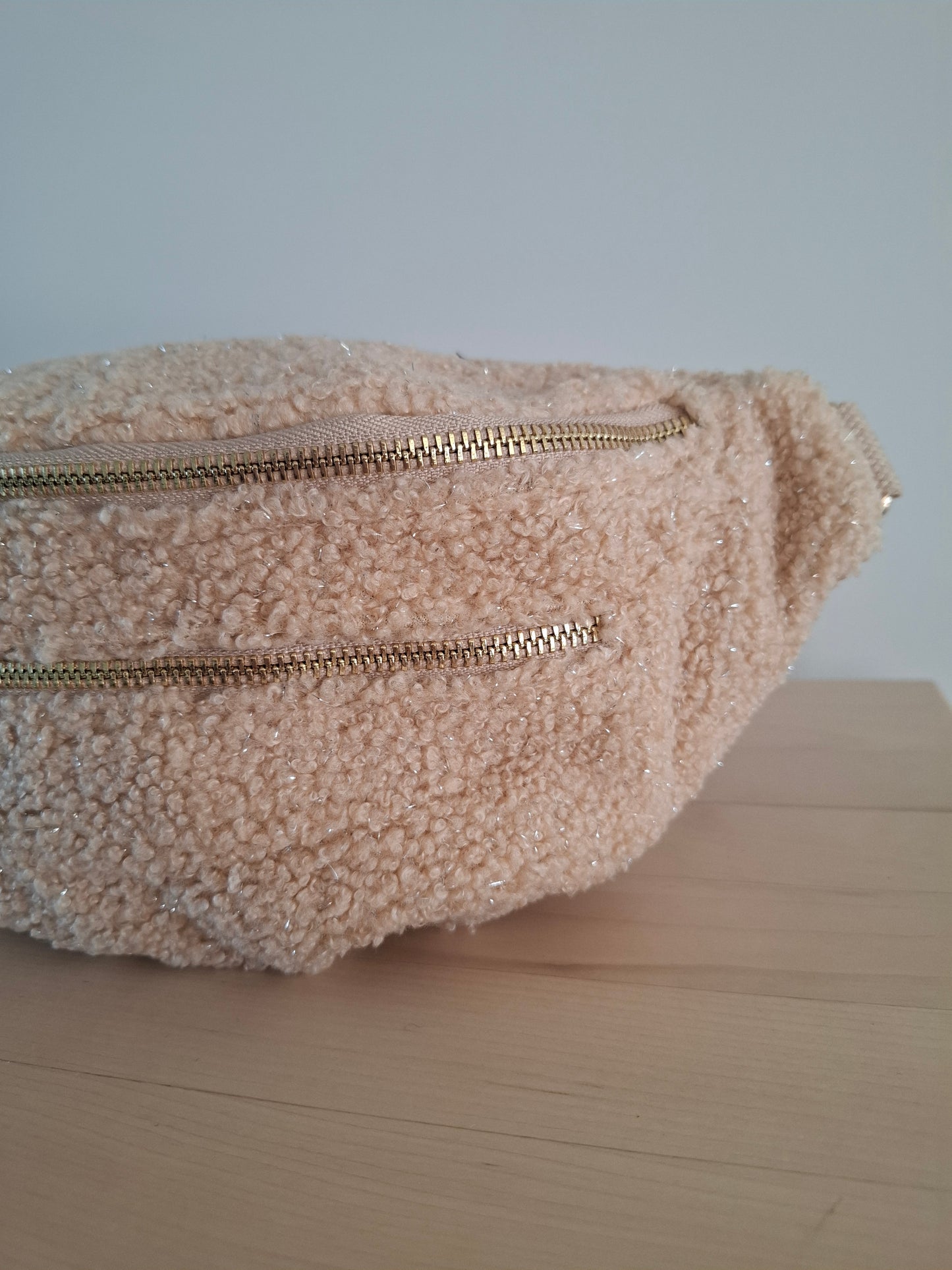Sac banane XL peluche moumoute 2 poches beige écru