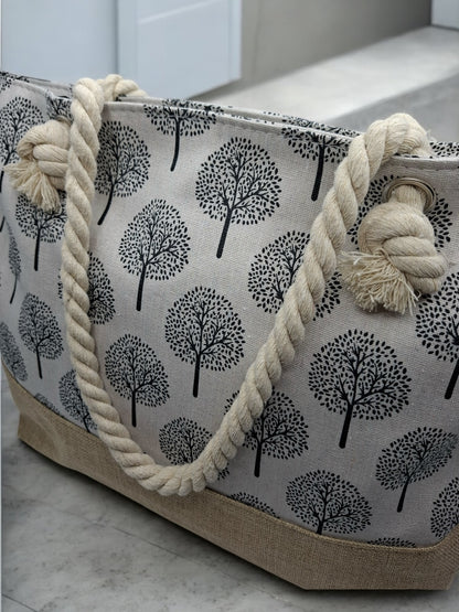 Sac à main de plage porté à l’épaule blanc motifs arbres