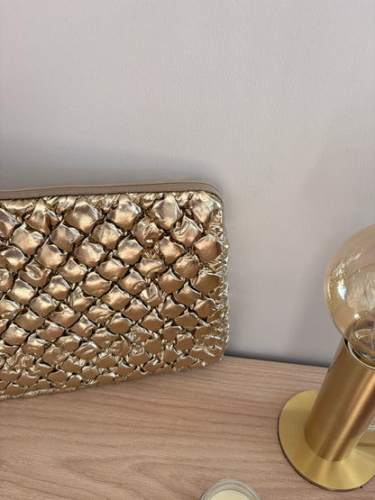 Pochette housse d’ordinateur 14’ matelassé motif relief couleur Dorée