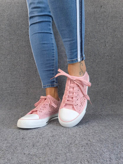 Chaussures baskets basses à dentelle rose en tissu style converse