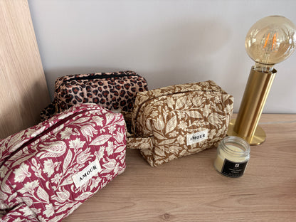 Pochette trousse en coton matelassé liberty floral toile de jouy couleur Camel et blanc