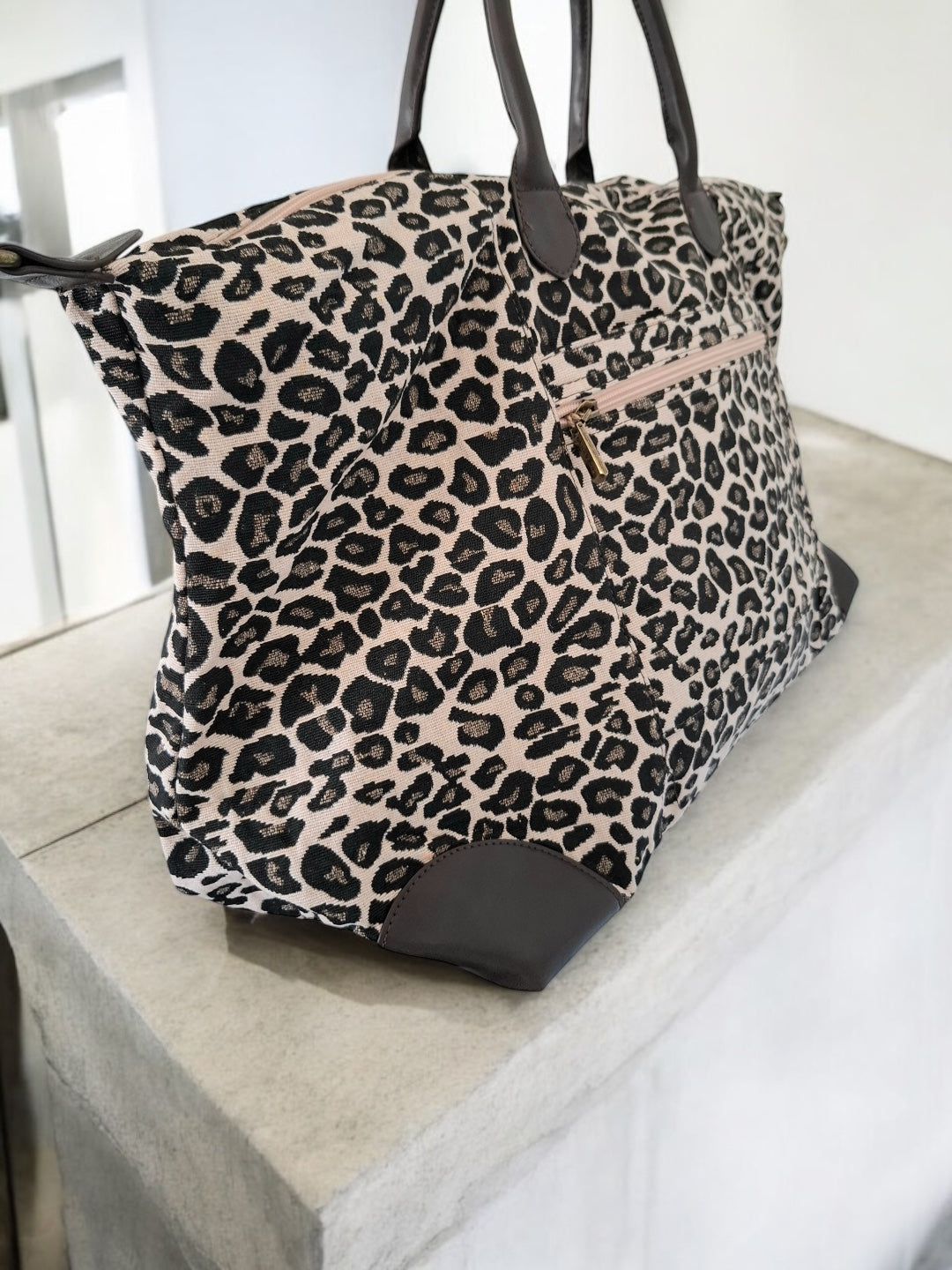 Nouveautés - Grand sac porté épaule imprimé léopard camel noir