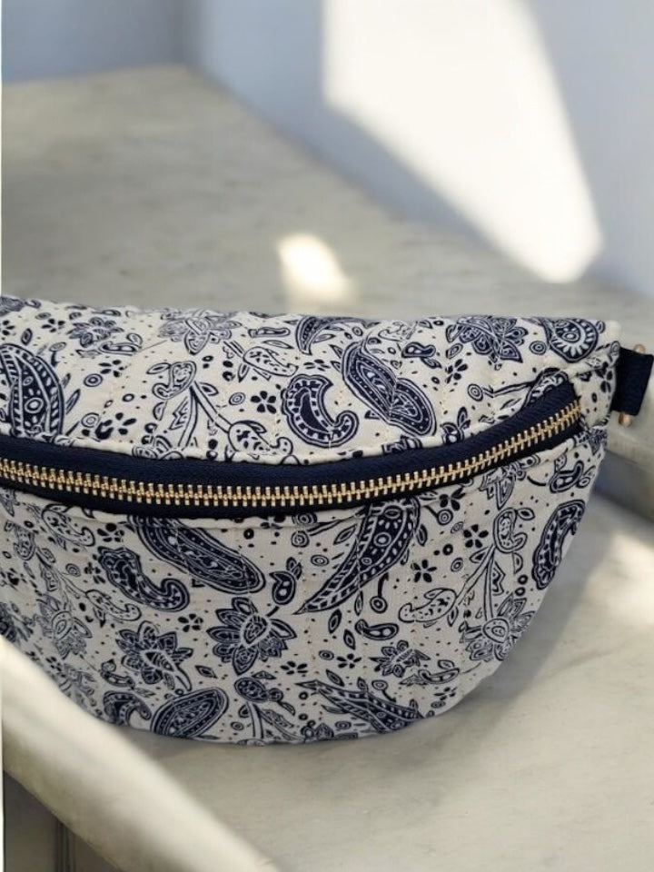 Sac banane coton matelassé liberty motif paisley bleu marine