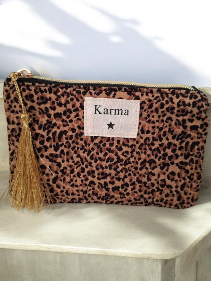 Pochette en tissu motif léopard camel “Karma”