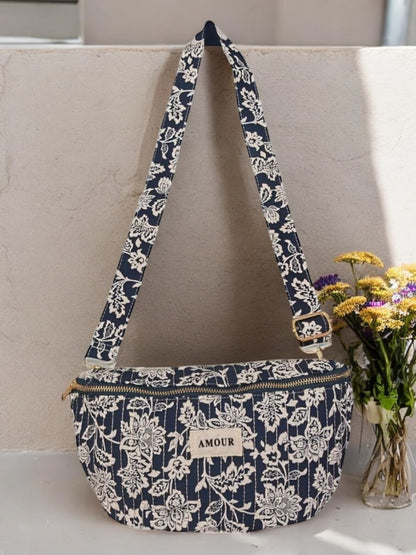 Sac banane coton matelassé liberty fleuri toile de jouy bleu marine et blanc