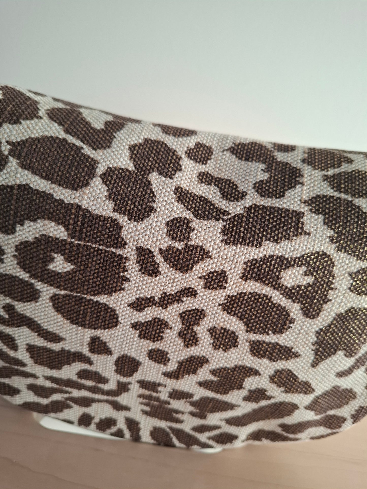 Sac banane en tissu motif léopard teintes marron et beige