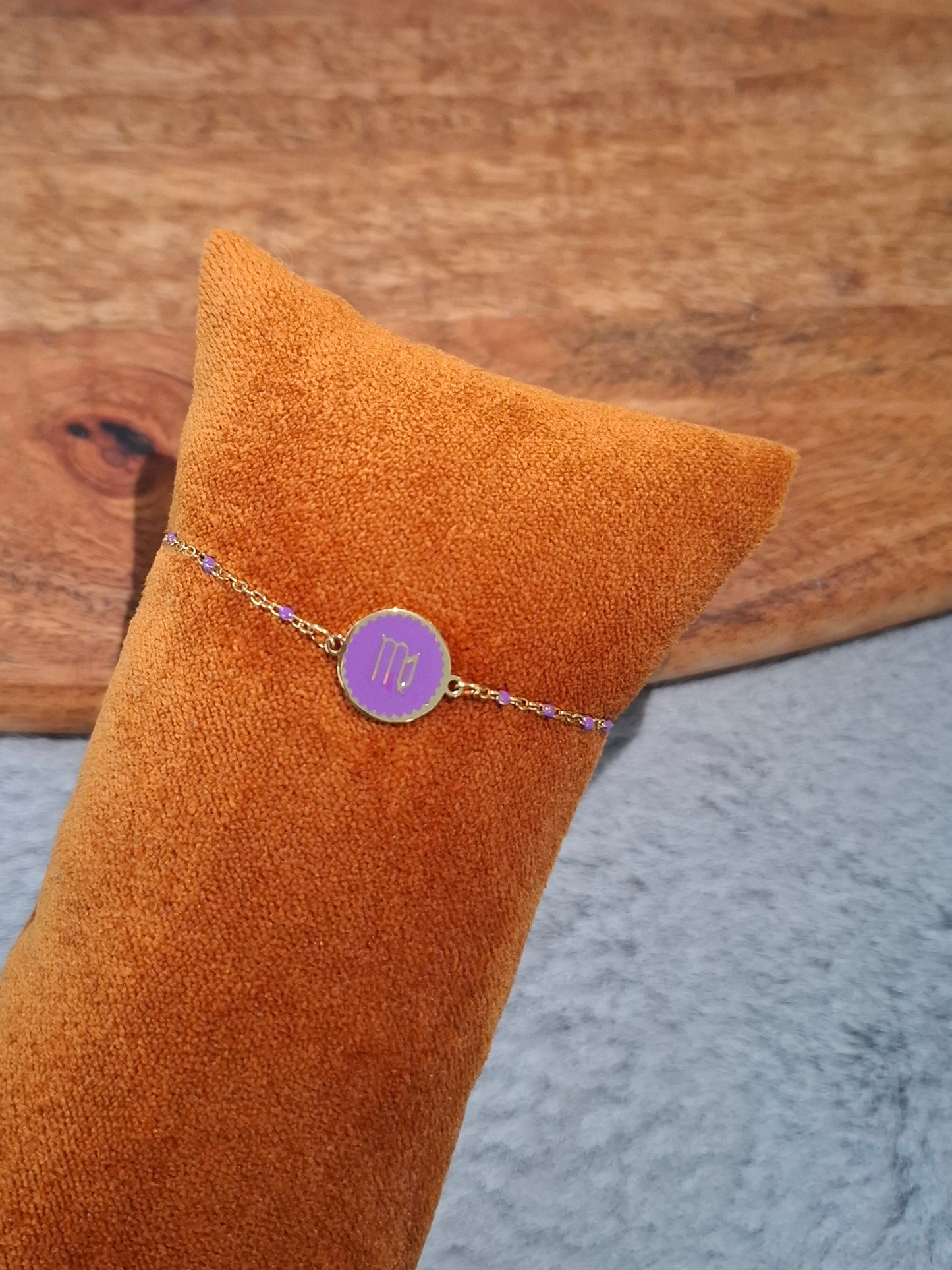 Bracelet à chaîne fine signe astrologique coloré