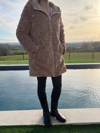 New Lolo - Manteau long camel réversible imperméable fourré fausse fourrure avec un cordon de resserrage à la taille- Curvy