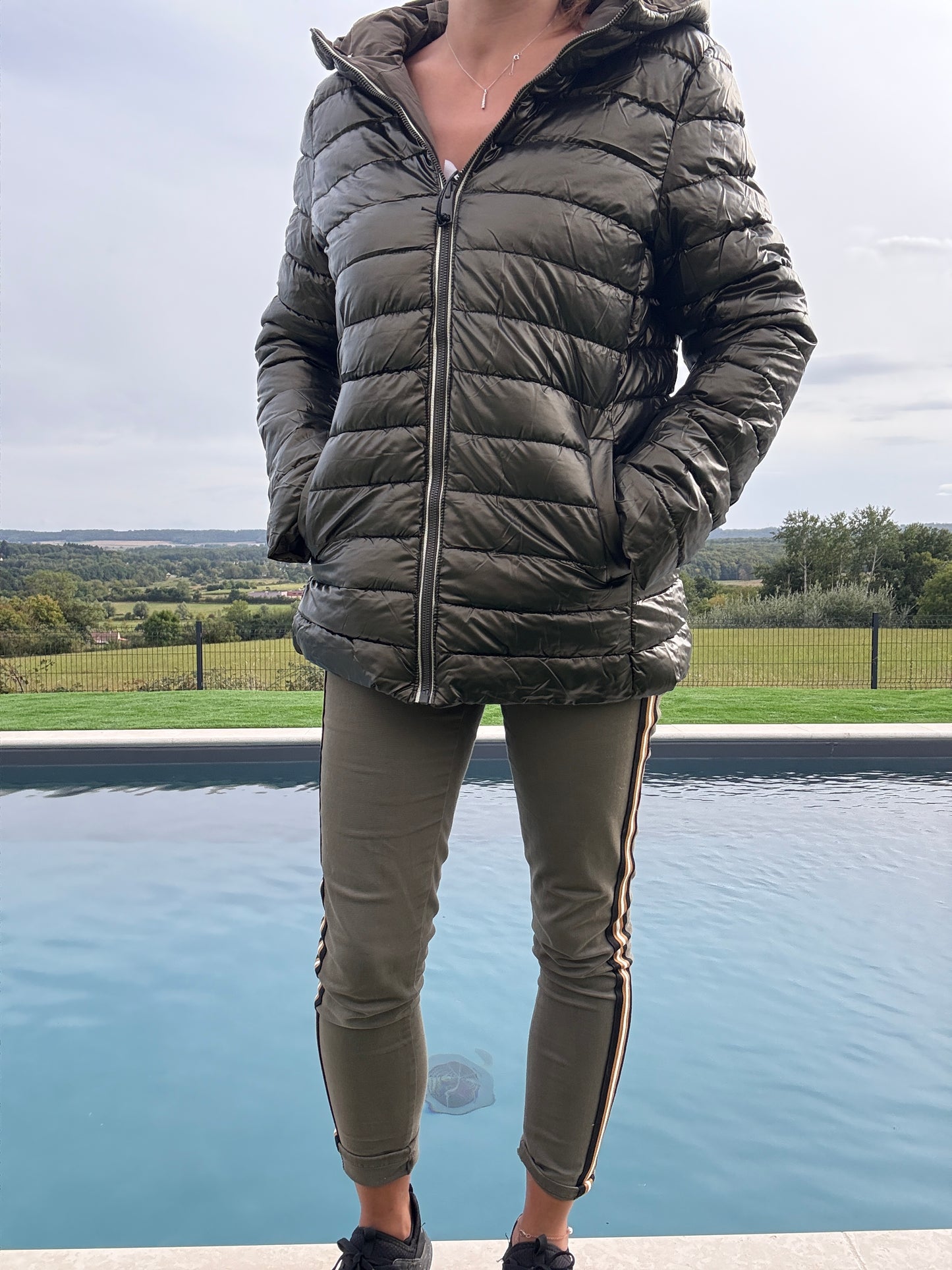 Melya Melody - Manteau court marron/kaki réversible et imperméable matelassé kaki brillant